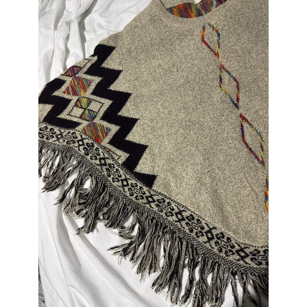 Adora Southwestern Knit Poncho Women One Size Grey Rainbow Excellent Fringe Boho - Picture 5 of 10